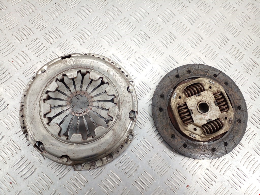 Маховик (демпфер сцепления) Skoda Fabia 1 (1999-2007)