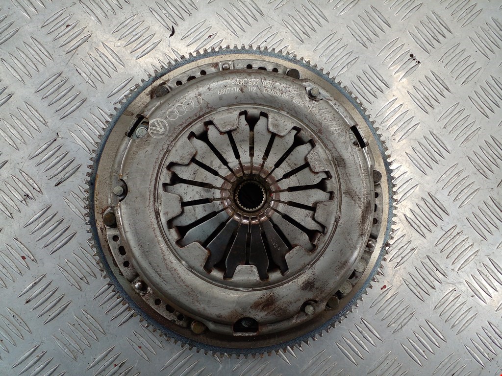 Маховик (демпфер сцепления) SKODA Fabia MK1 1999-2006