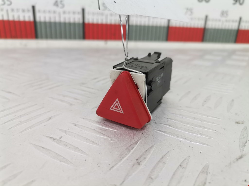 Кнопка аварийной сигнализации (аварийки) VOLKSWAGEN Jetta V 2005-2011