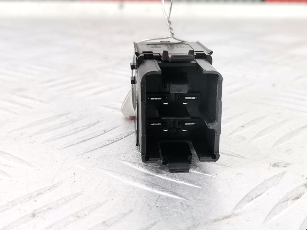 Кнопка аварийной сигнализации (аварийки) VOLKSWAGEN Jetta V 2005-2011