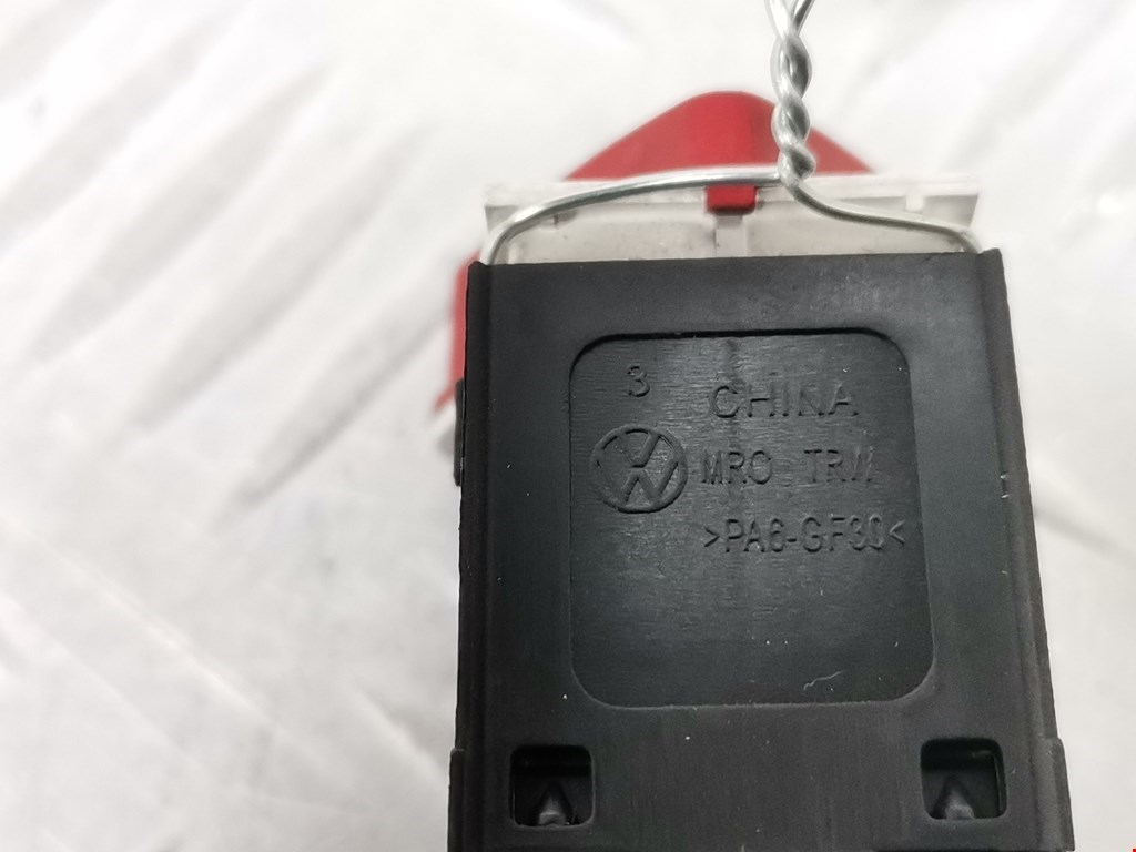 Кнопка аварийной сигнализации (аварийки) VOLKSWAGEN Jetta V 2005-2011