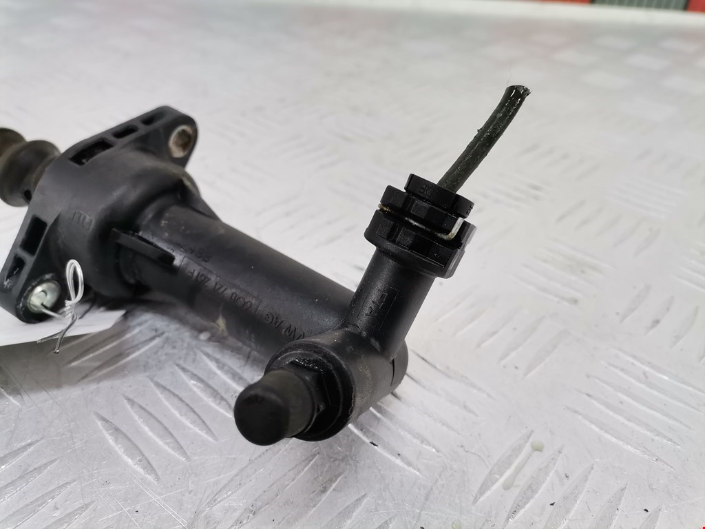 Цилиндр сцепления рабочий VOLKSWAGEN Polo IV 2001-2009