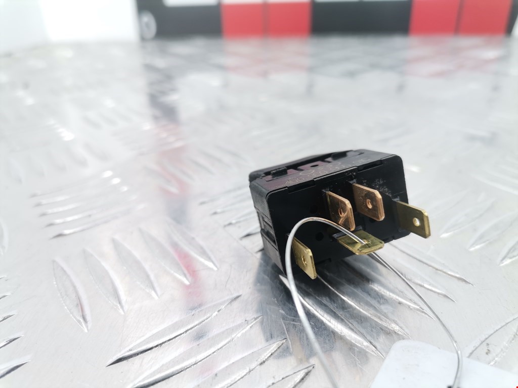 Кнопка стеклоподъемника AUDI A4 B5 1995-2001