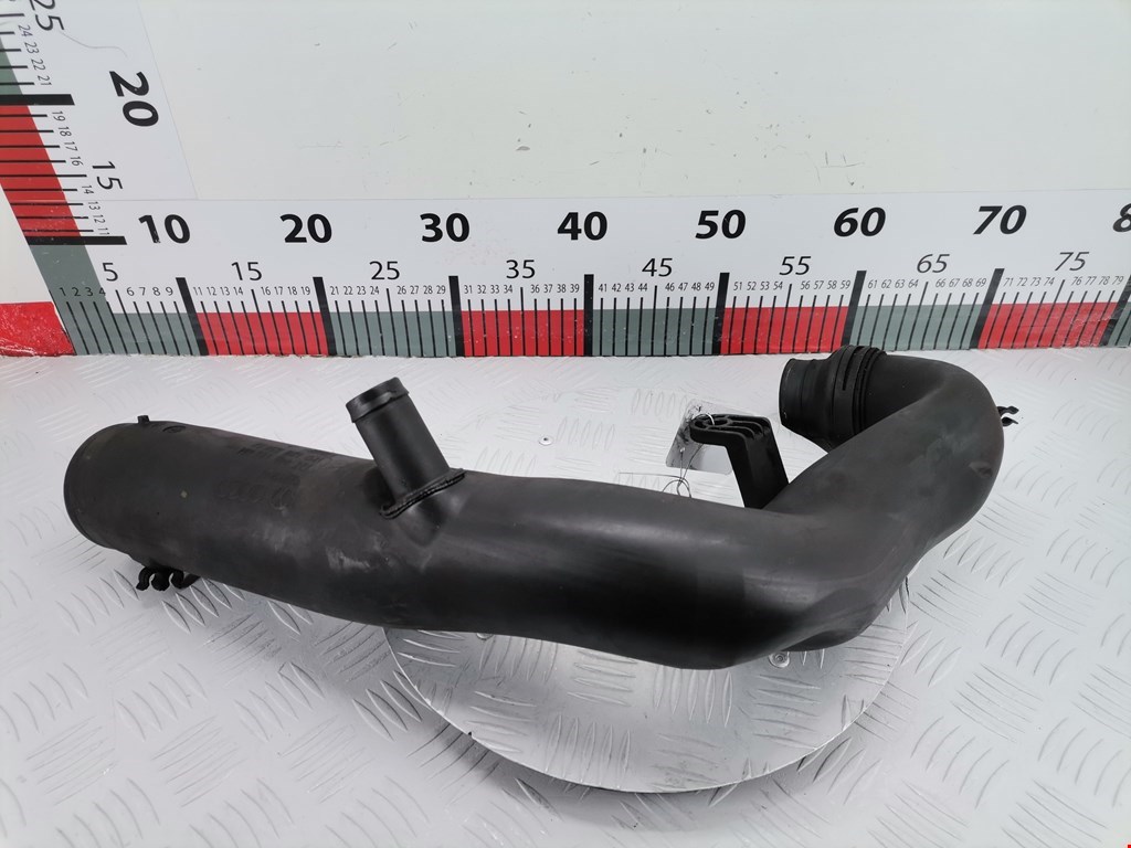 Патрубок воздушного фильтра VOLKSWAGEN Passat B6 2005-2011