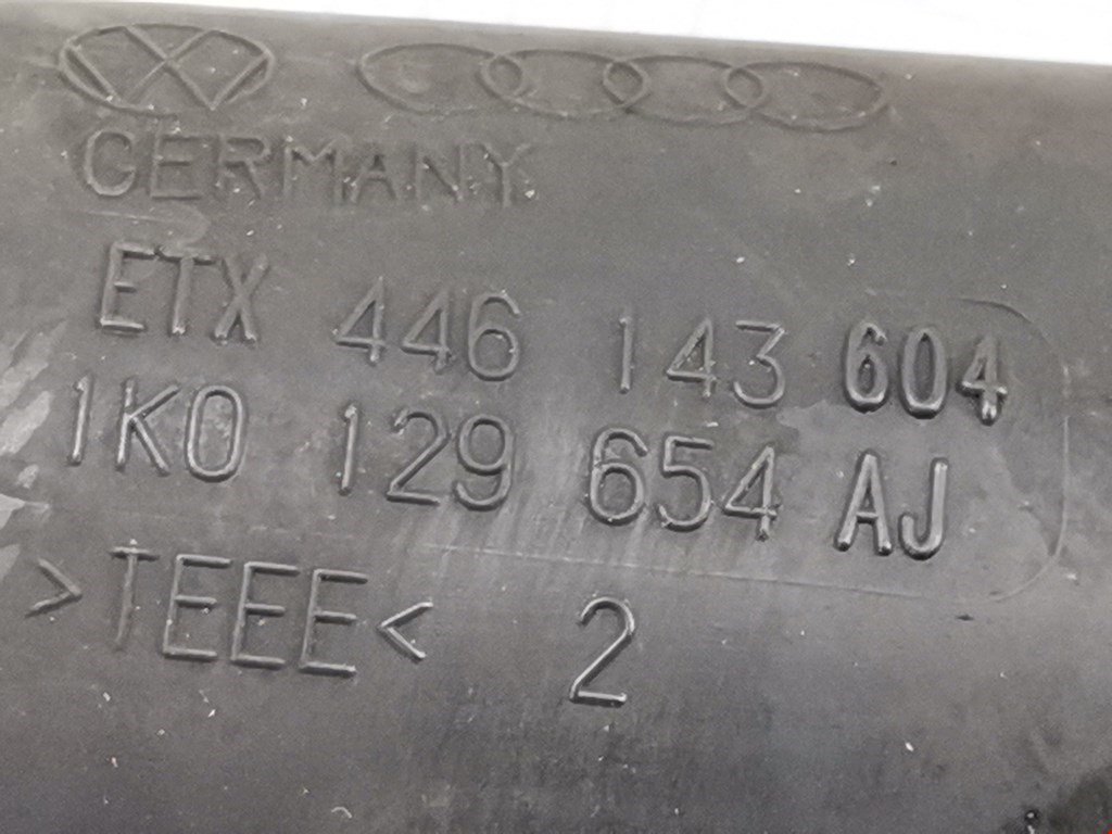 Патрубок воздушного фильтра VOLKSWAGEN Passat B6 2005-2011