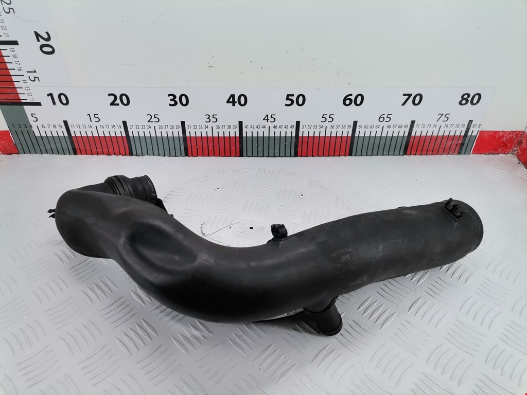 Патрубок воздушного фильтра VOLKSWAGEN Passat B6 2005-2011