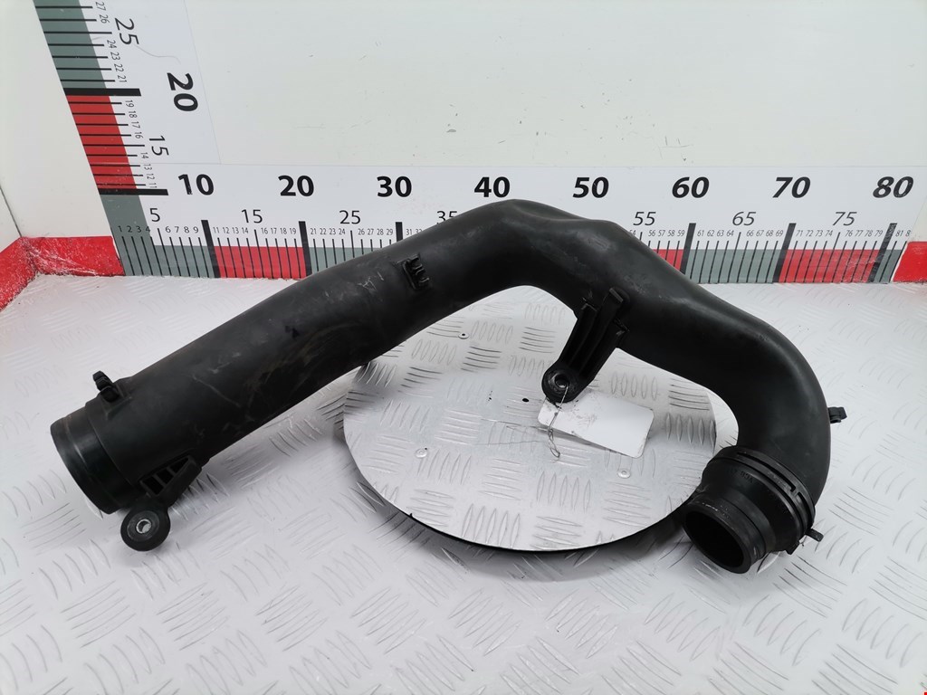 Патрубок воздушного фильтра VOLKSWAGEN Passat B6 2005-2011