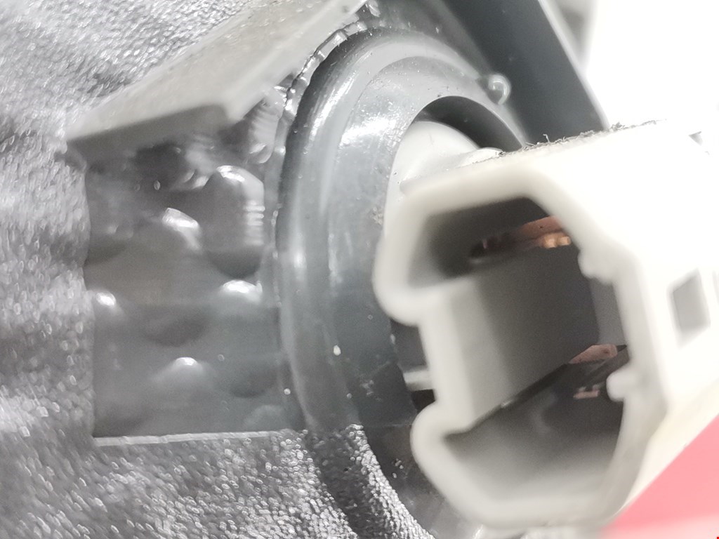 Фонарь задний внутренний левый MAZDA Mazda 6 GG 2000-2007