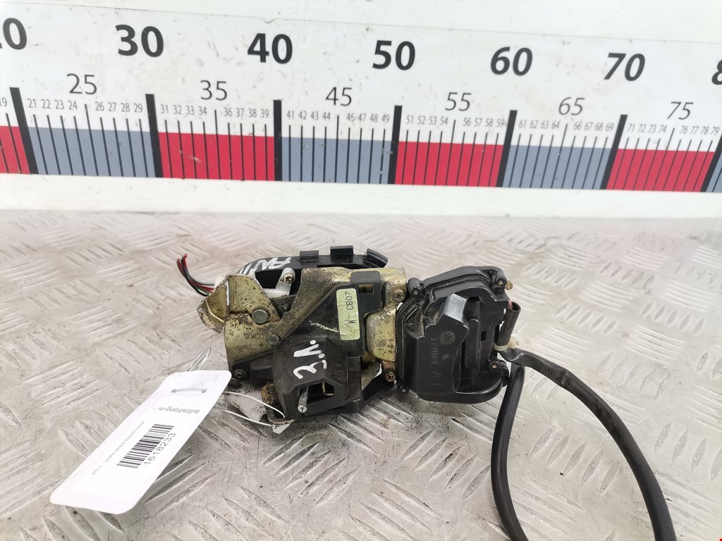 Замок двери задней левой MAZDA Premacy CP 1999-2004