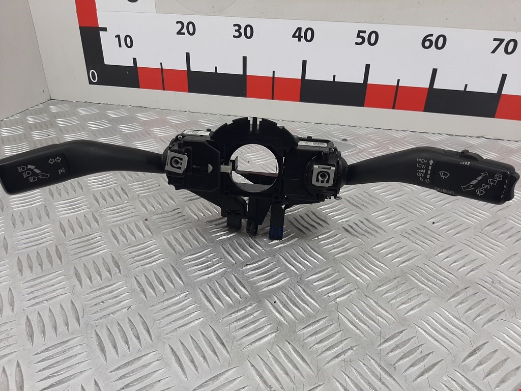 Переключатель поворотов и дворников (стрекоза) Volkswagen Jetta 5 (2005-2010)