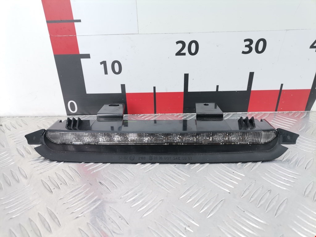 Фонарь дополнительный тормозной (стоп-сигнал) Volvo V50 1 (2004-2010)