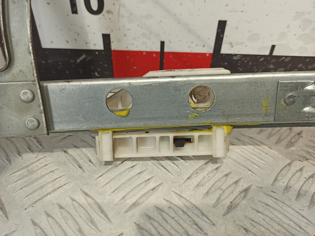 Стеклоподъемник задний правый CITROEN C3 2002-2009