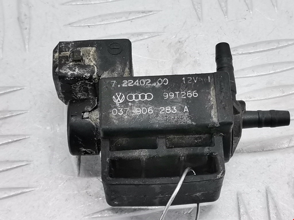 Клапан воздушного фильтра Audi A4 B5 (1994-2001)