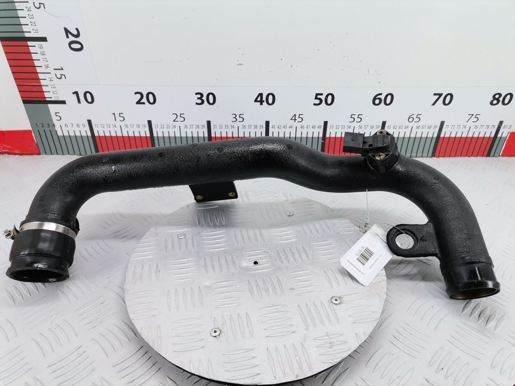 Патрубок интеркулера VOLKSWAGEN Passat B5 1997-2005