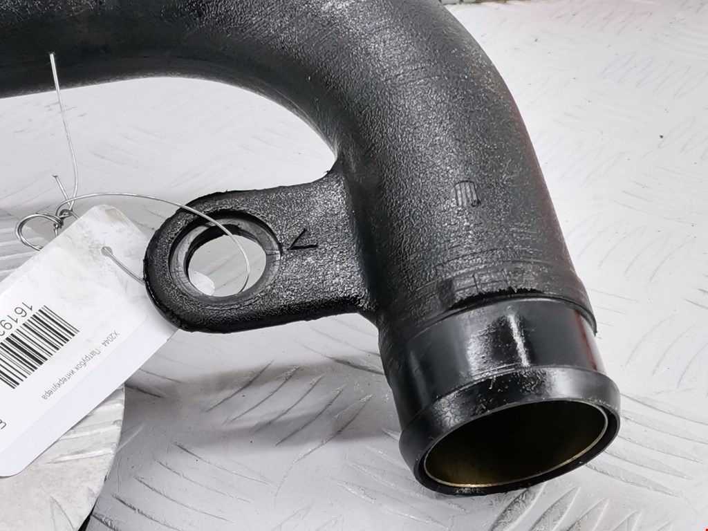 Патрубок интеркулера VOLKSWAGEN Passat B5 1997-2005