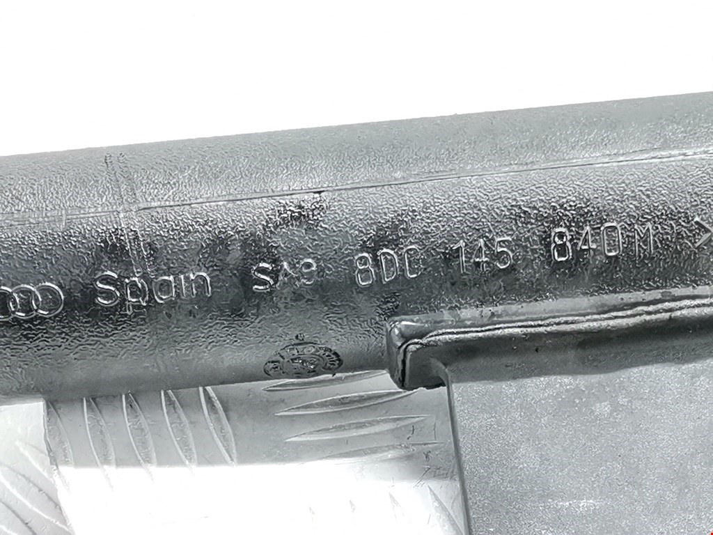 Патрубок интеркулера VOLKSWAGEN Passat B5 1997-2005