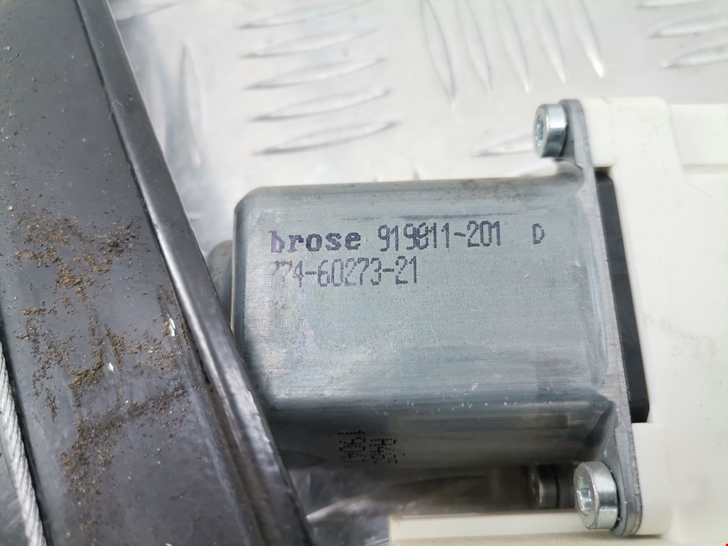 Стеклоподъемник задний правый AUDI A4 B8 2007-2015