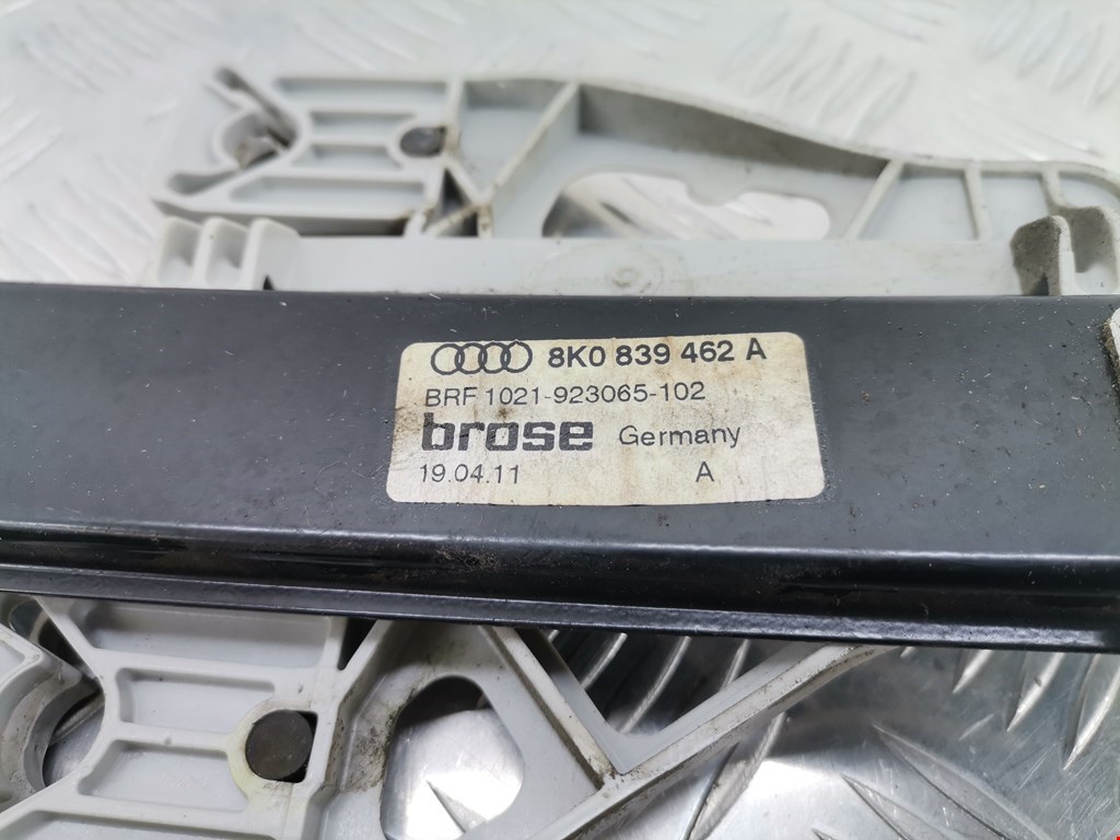 Стеклоподъемник задний правый AUDI A4 B8 2007-2015