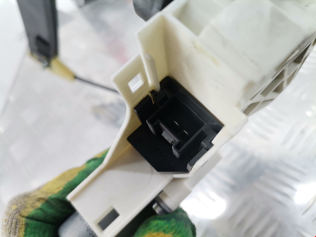 Стеклоподъемник задний правый AUDI A4 B8 2007-2015