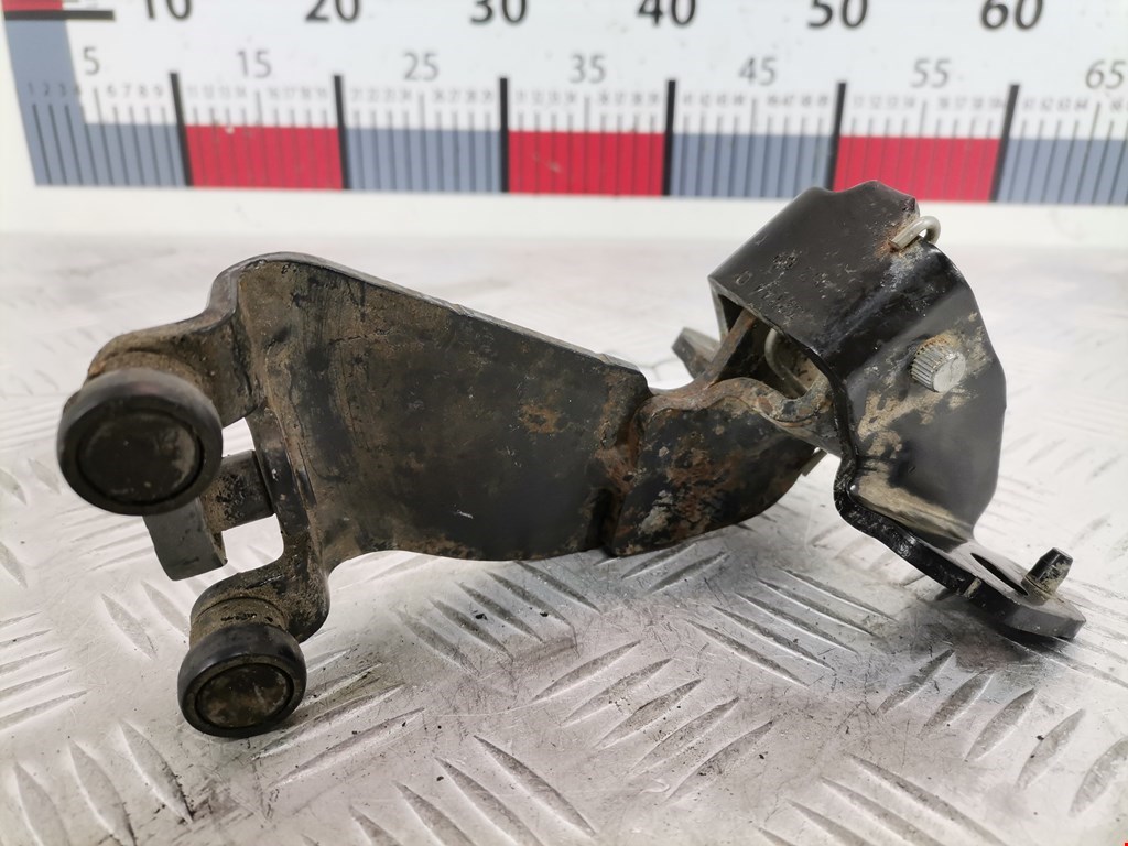 Ролик двери сдвижной (левый/правый средний верхний/нижний) FIAT Doblo 2 2009-2014