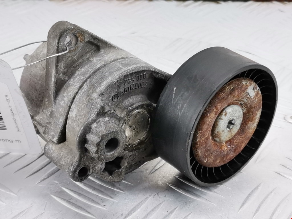 Натяжитель ремня генератора (приводного поликлинового ремня Mercedes C-Class (W203) (2000-2008)