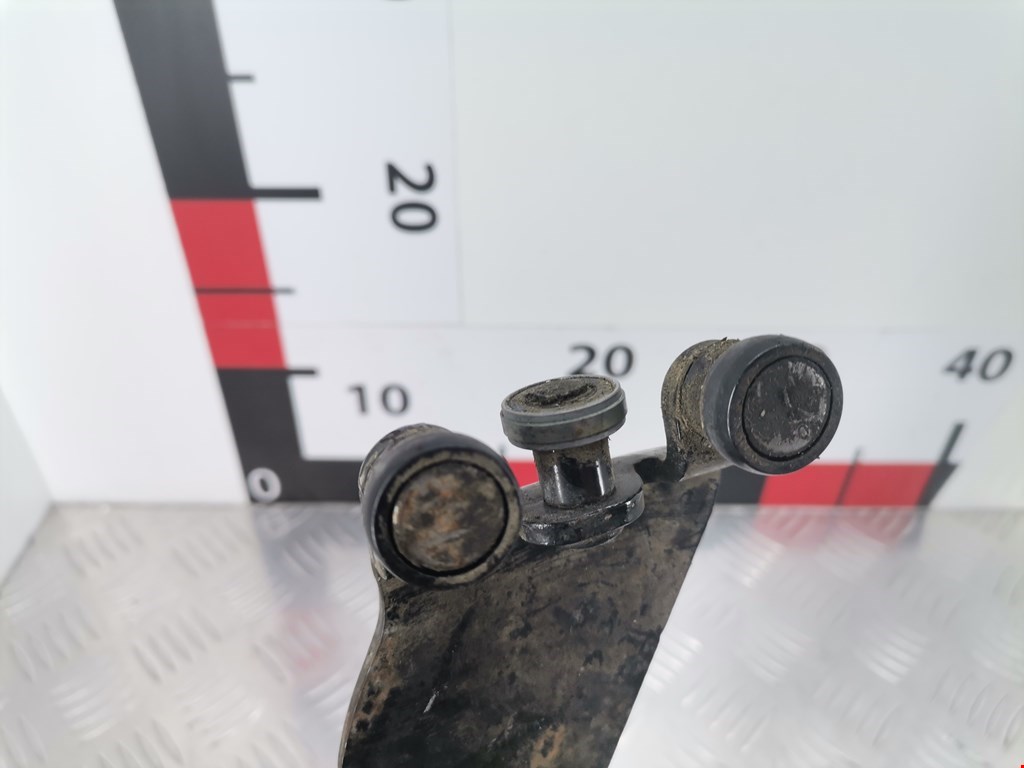 Ролик двери сдвижной (левый/правый средний верхний/нижний) FIAT Doblo 2 2009-2014