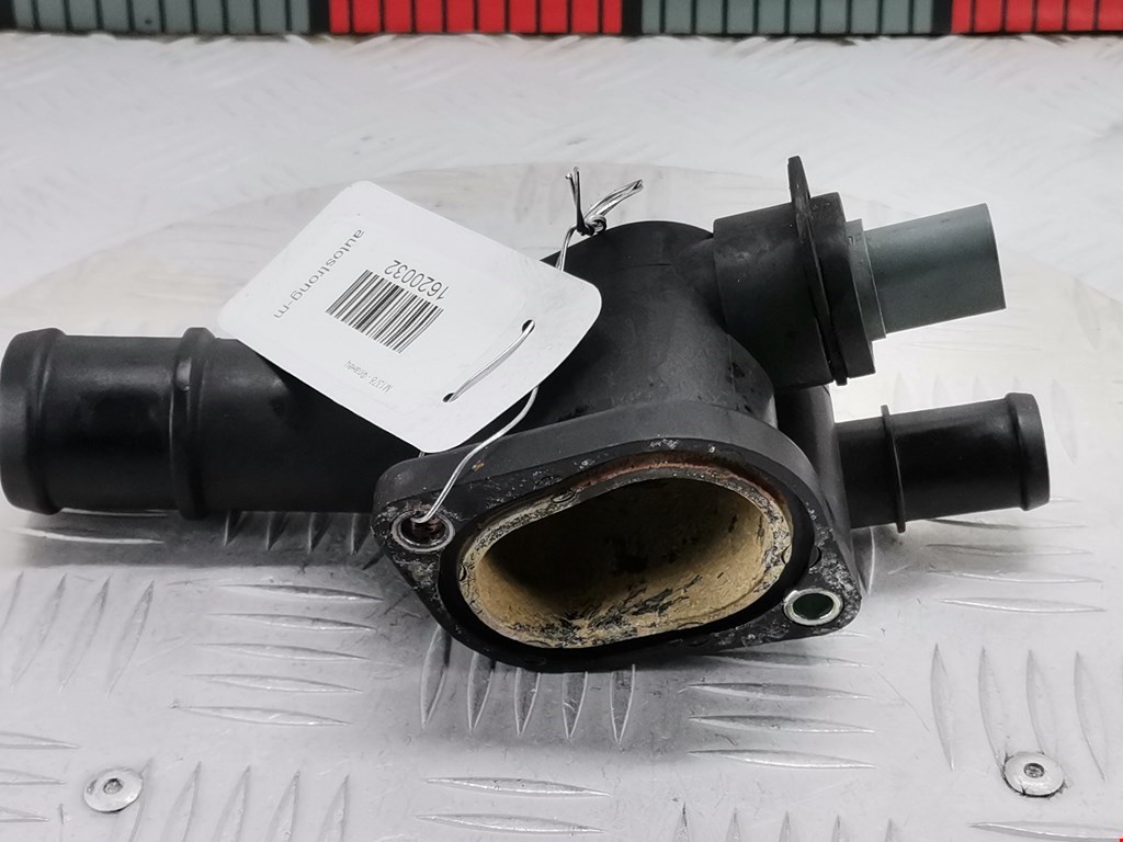 Тройник системы охлаждения VOLKSWAGEN Golf V 2003-2009