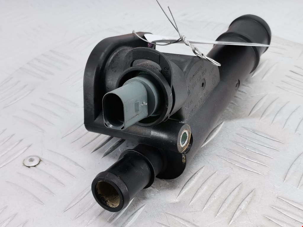 Тройник системы охлаждения VOLKSWAGEN Golf V 2003-2009