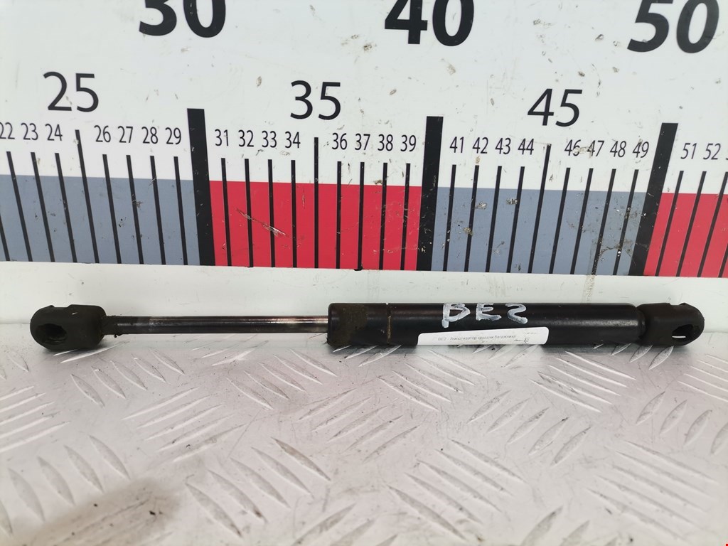 Амортизатор крышки (двери) багажника AUDI A4 B5 1995-2001