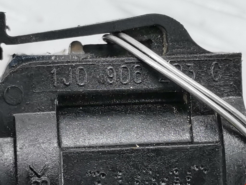 Клапан электромагнитный VOLKSWAGEN Transporter T5 2003-2015