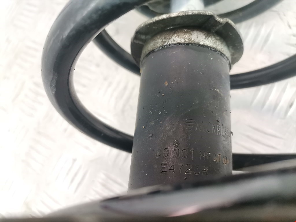 Амортизатор передний правый OPEL Corsa C 2000-2006