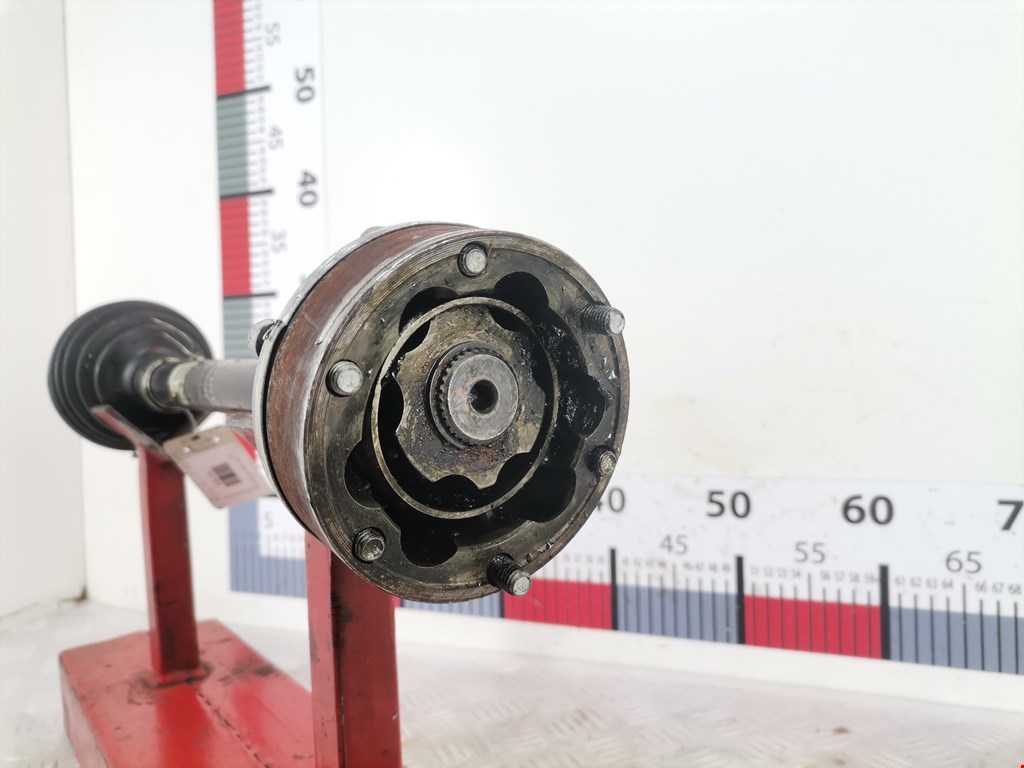 Полуось (привод, приводной вал) передняя левая VOLKSWAGEN Passat B7 2011-2015