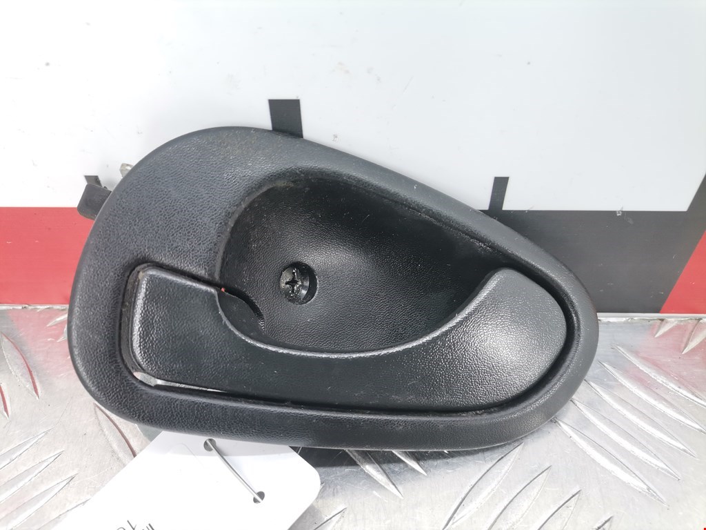 Ручка дверная передняя внутренняя левая MITSUBISHI Carisma 1995-1999