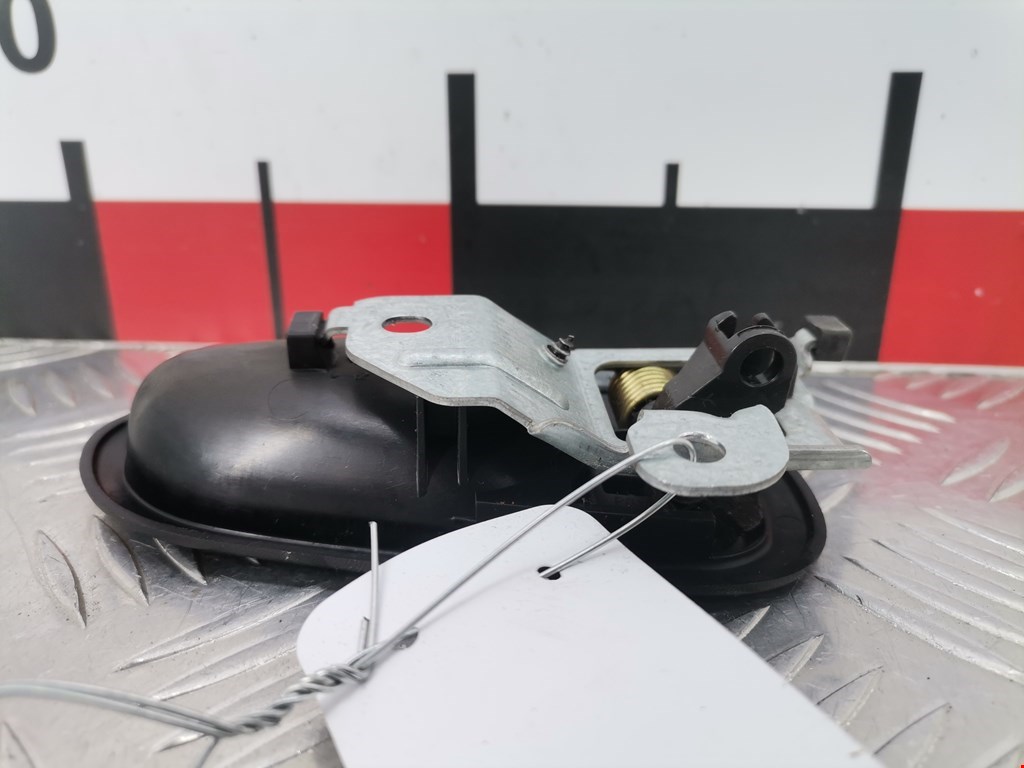 Ручка дверная передняя внутренняя левая MITSUBISHI Carisma 1995-1999