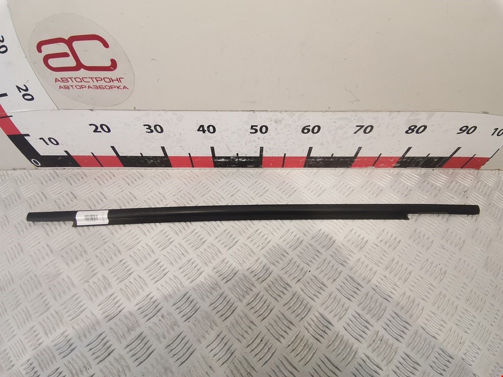 Накладка декоративная (молдинг) стекла двери задней правой Opel Meriva A (2003-2010)