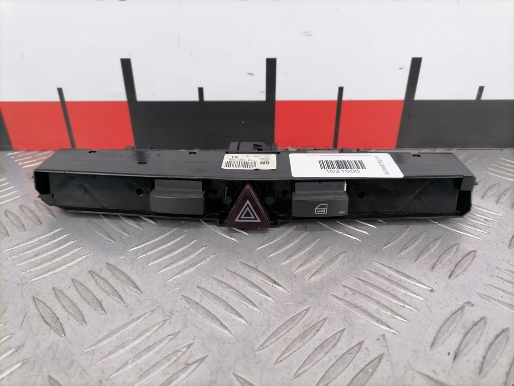 Кнопка аварийной сигнализации (аварийки) OPEL Zafira B 2005-2012