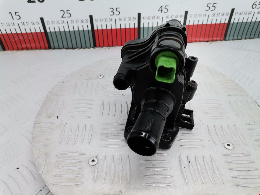 Корпус термостата FORD Focus II 2005-2011