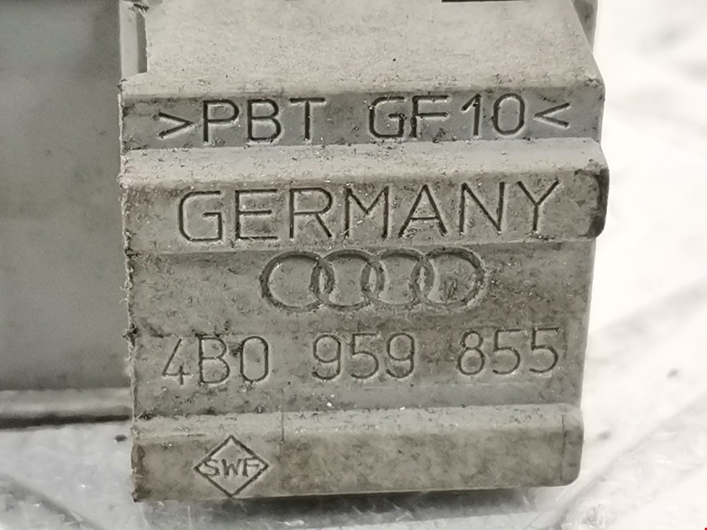 Кнопка стеклоподъемника AUDI A6 Allroad C5 2000-2006