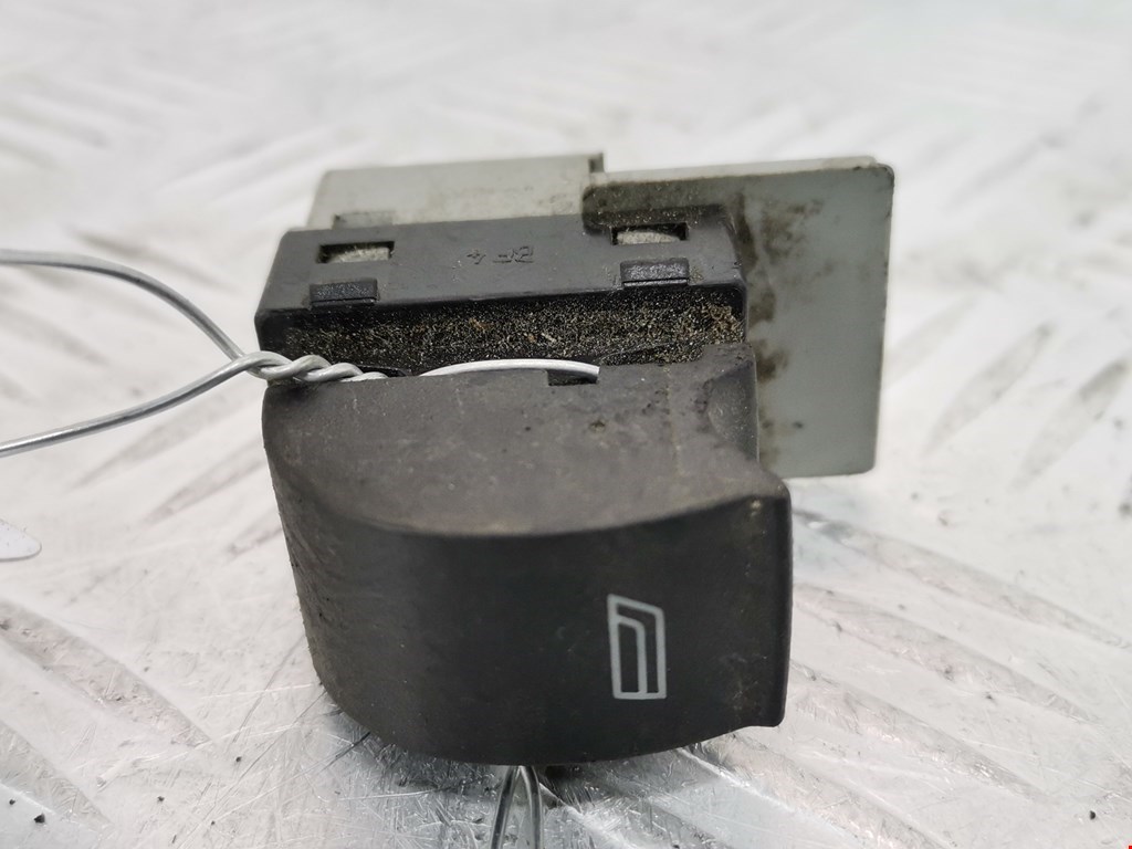 Кнопка стеклоподъемника AUDI A6 Allroad C5 2000-2006