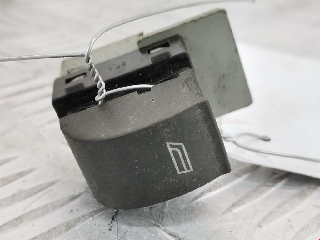 Кнопка стеклоподъемника AUDI A6 Allroad C5 2000-2006