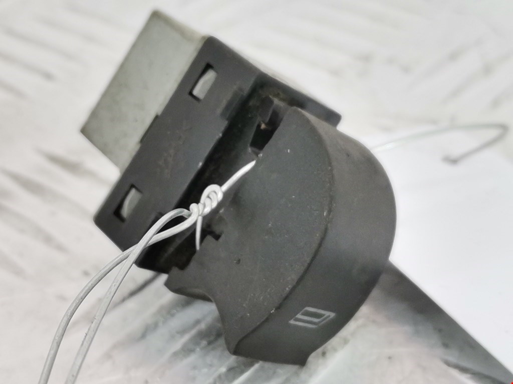 Кнопка стеклоподъемника AUDI A6 Allroad C5 2000-2006