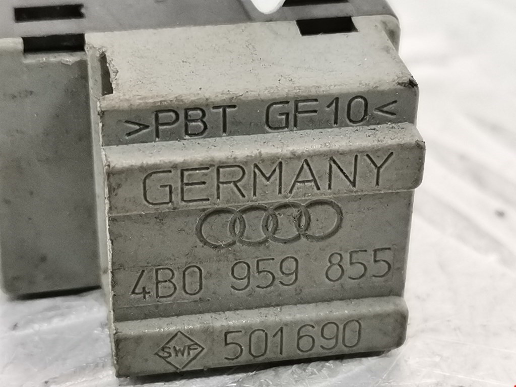 Кнопка стеклоподъемника AUDI A6 Allroad C5 2000-2006