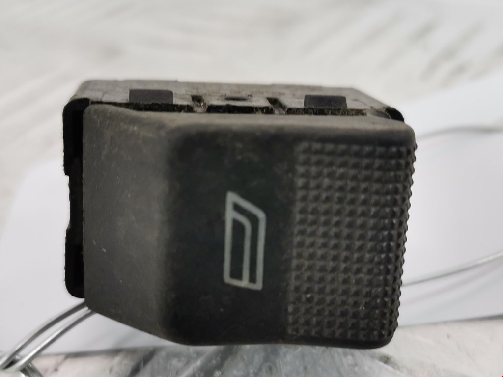 Кнопка стеклоподъемника AUDI A8 D2 1994-2002