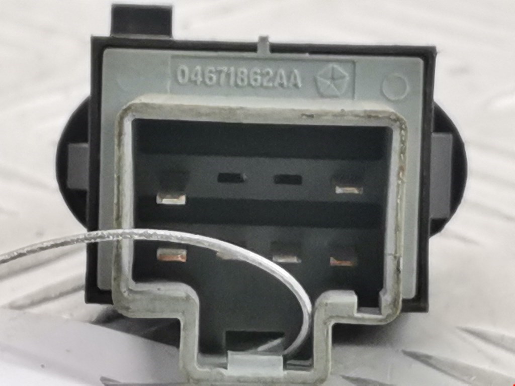 Кнопка стеклоподъемника CHRYSLER PT Cruser 2000-2010