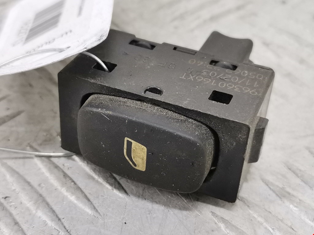 Кнопка стеклоподъемника PEUGEOT 307 2001-2008