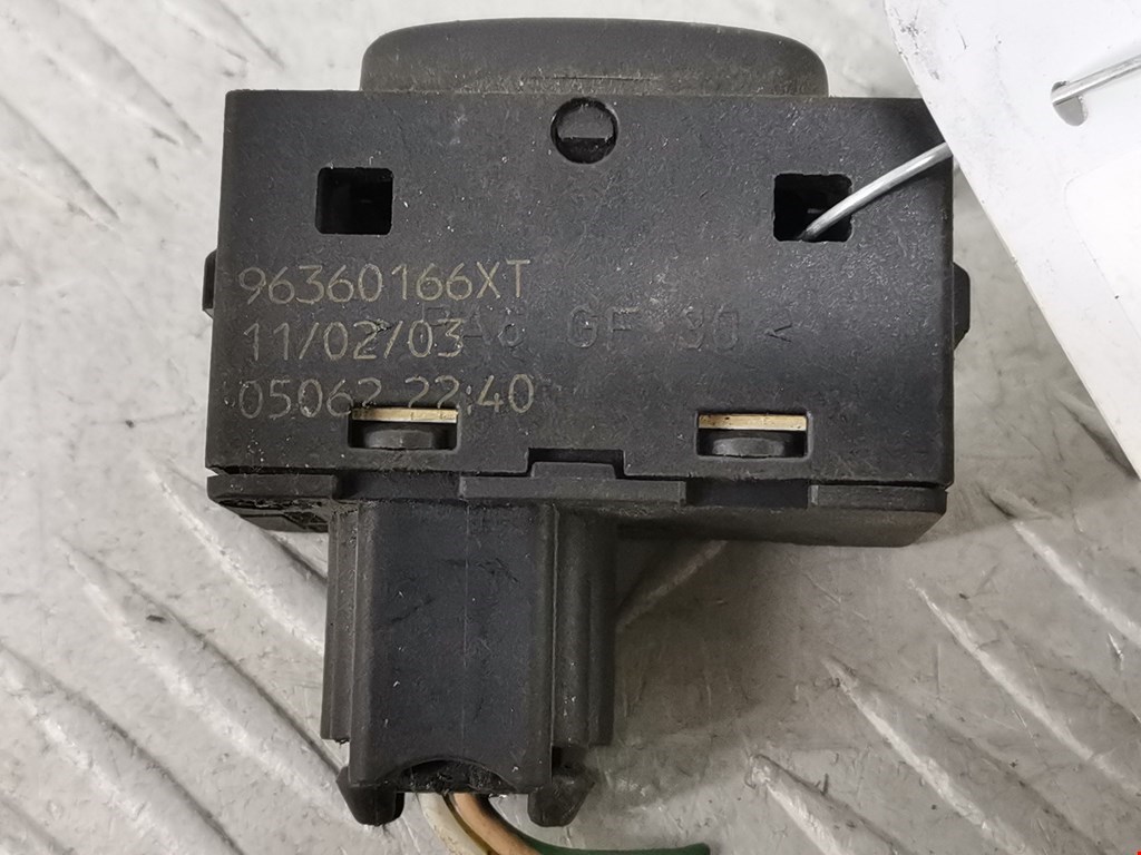 Кнопка стеклоподъемника PEUGEOT 307 2001-2008