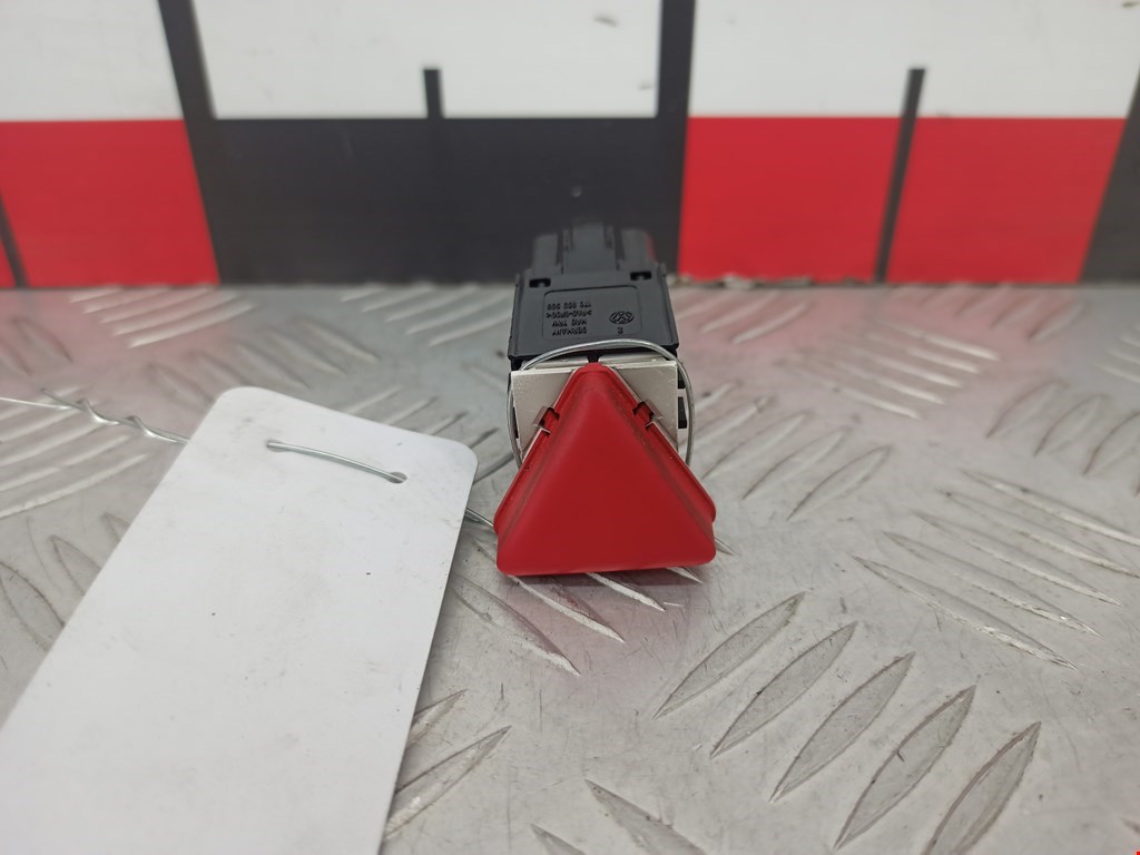 Кнопка аварийной сигнализации (аварийки) VOLKSWAGEN Golf V 2003-2009