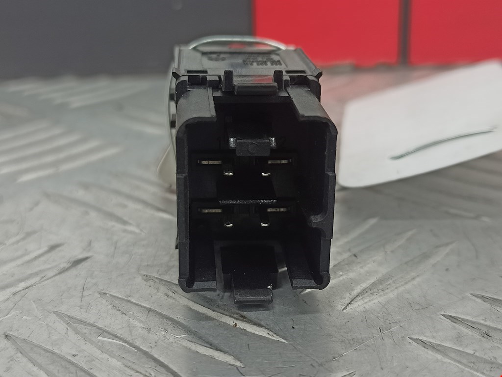 Кнопка аварийной сигнализации (аварийки) VOLKSWAGEN Golf V 2003-2009