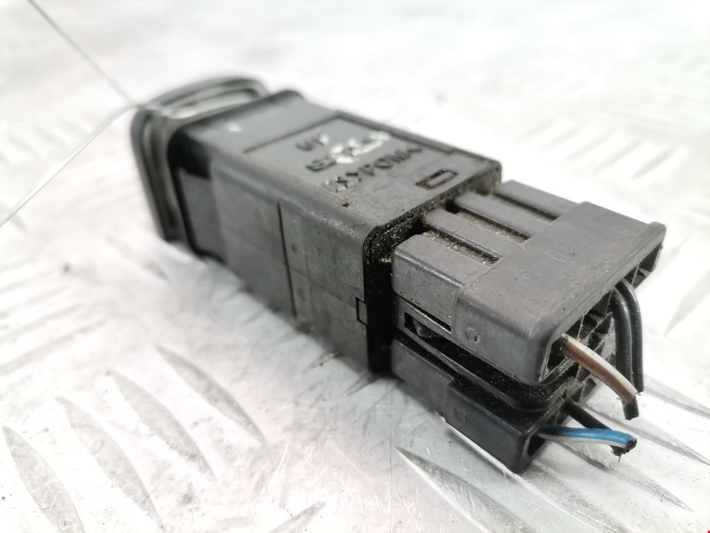 Кнопка антипробуксовочной системы SAAB 9-5 1997-2010