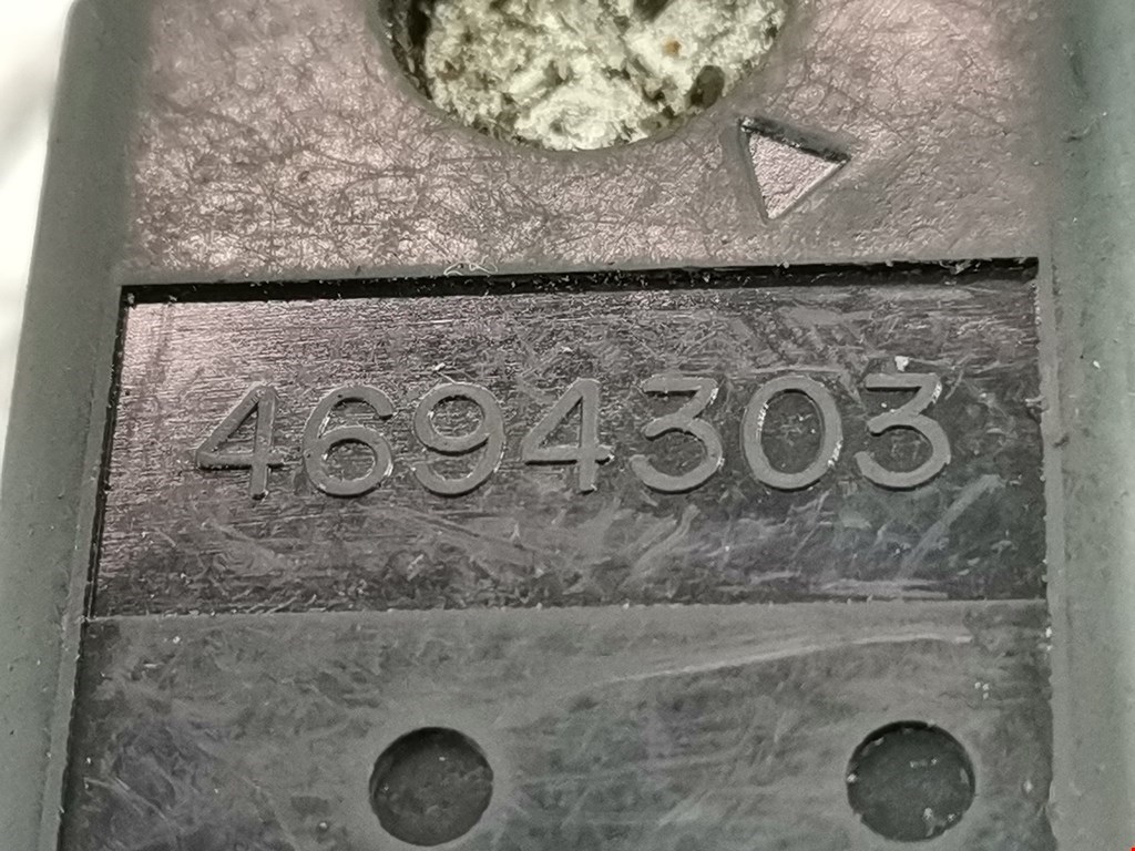 Кнопка антипробуксовочной системы SAAB 9-5 1997-2010